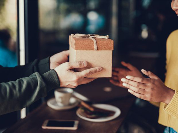 Kleine geschenkregeling wkr geschenk geven personeel