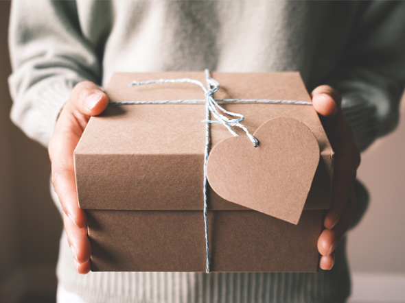 Leuke gepersonaliseerde cadeautjes doos met strik